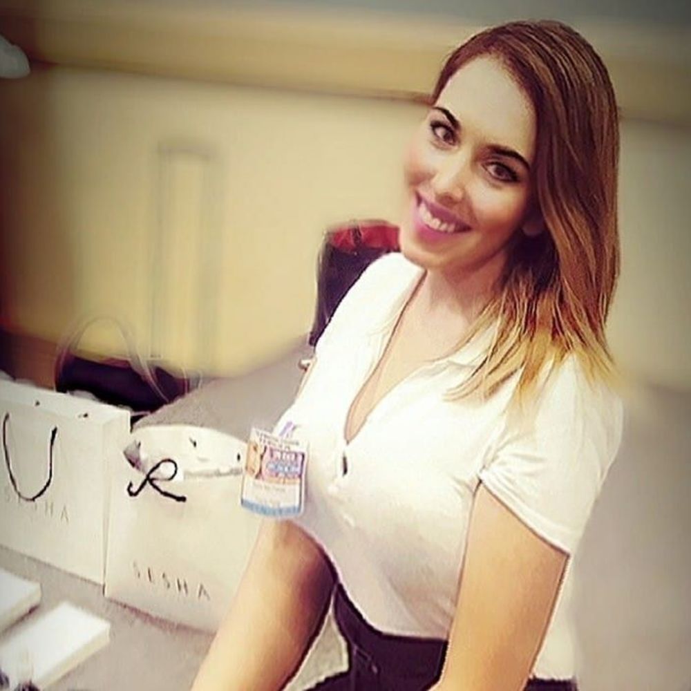 Meet your Posher, Felicia